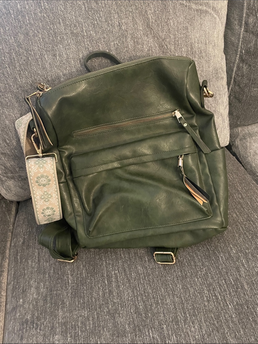 Modern Chic Green Leather Backpack - Stylish Everyday Carry